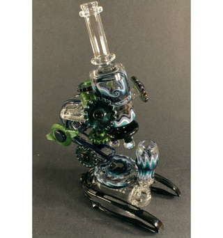 Illustration for article titled The Stoner Channel: Mike Tyson on LeBron James, Microscope Bongs, and Steve Jobs—iPothead